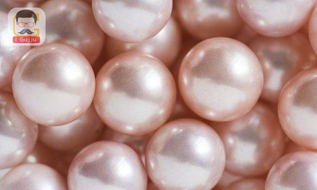 Natural pearls closeup