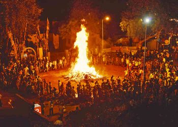 હોળીને કેટલી પ્રદક્ષિણા કરવી જોઈએ ?