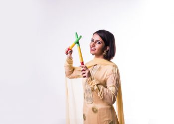 ઉંબરે ઊભી સાંભળું રે બોલ વાલમના